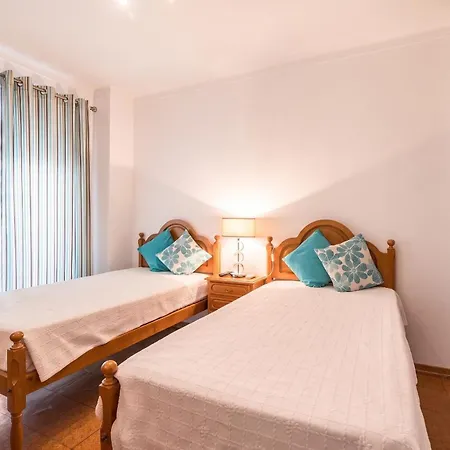 Charming In - 50 M² - Terrace Apartman Quarteira